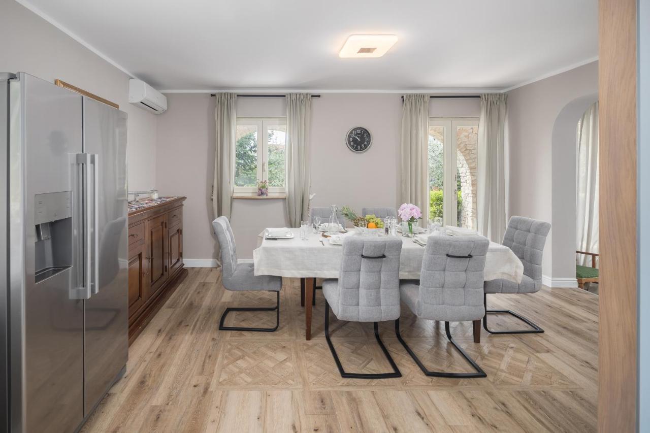 Family Vacation Villa Žbandaj Екстериор снимка