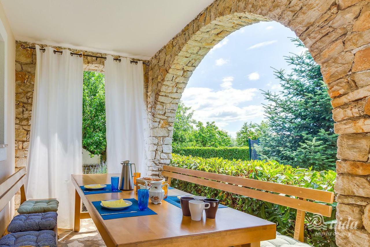 Family Vacation Villa Žbandaj Екстериор снимка